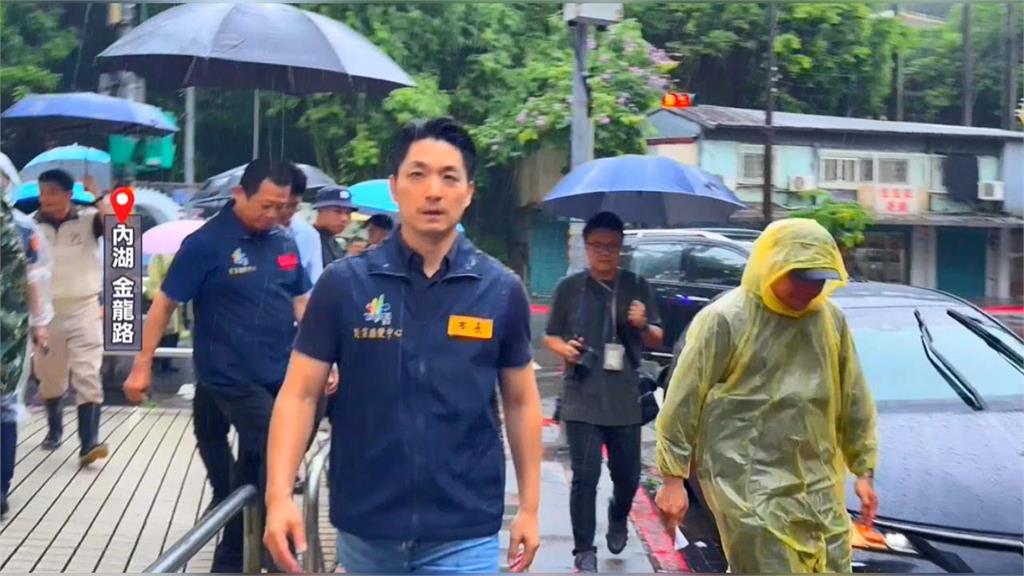 內湖淹水「炸出蔣萬安3爭議」柯文哲也補刀！他嗆：你去擺拍時水早就退了