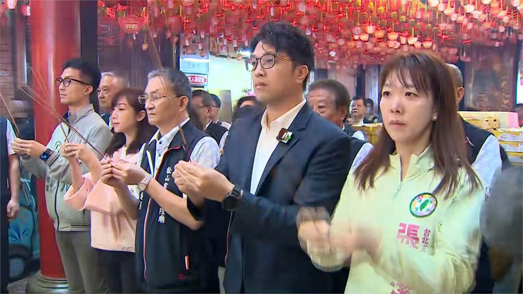 沈伯洋參戰確定　謝寒冰兌現承諾全程跪著直播