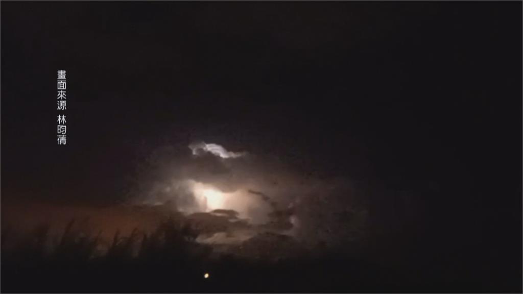 花蓮外海驚見「黑夜閃電」炸裂夜空 氣象專家曝原因