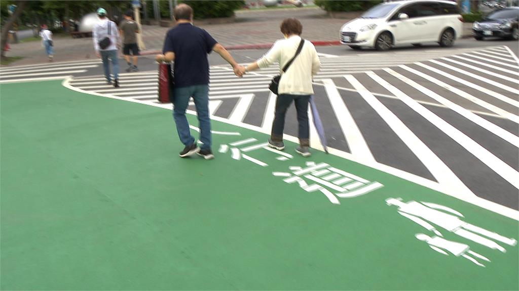 天母棒球場旁路口路大改造 新標線太複雜 民眾直呼:看不懂