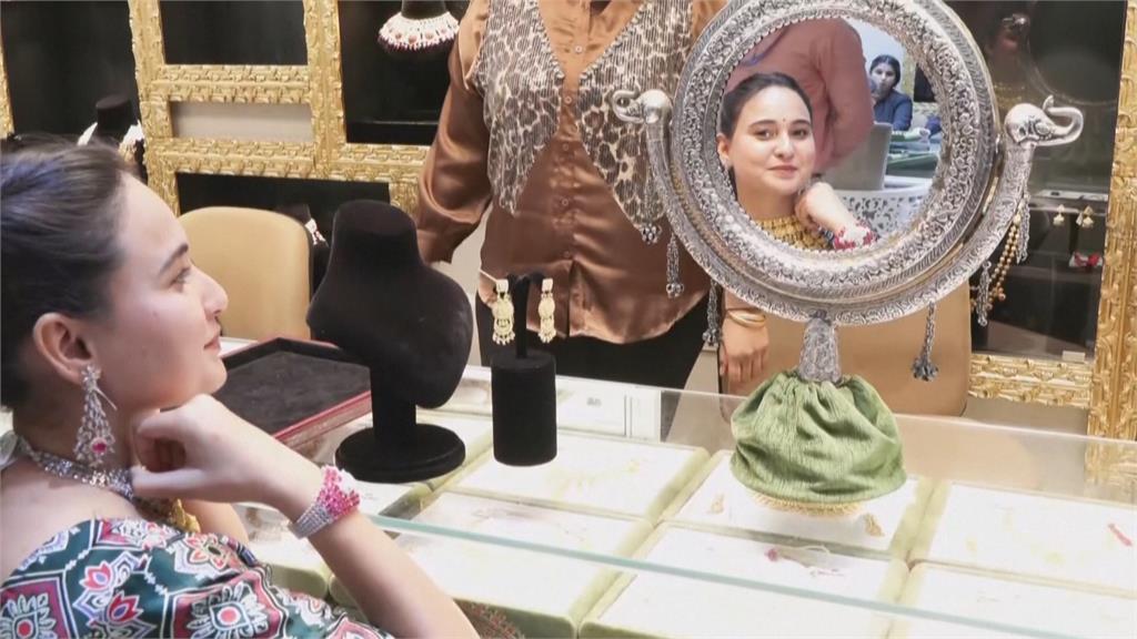 印度排燈節"金光閃閃" 金價創新高銷售量下滑10%以上