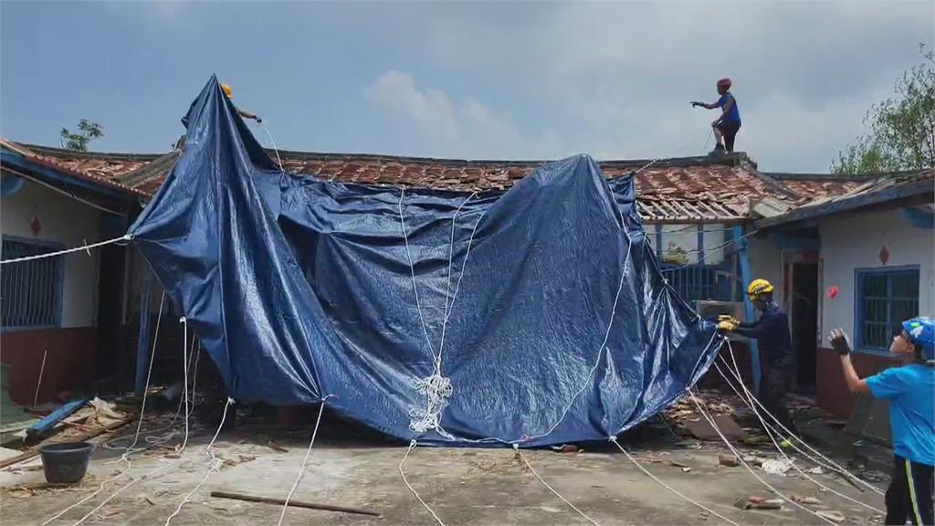 風災後...台南上萬戶屋頂被吹掀 雲豹工作隊發揮山訓專長助重建