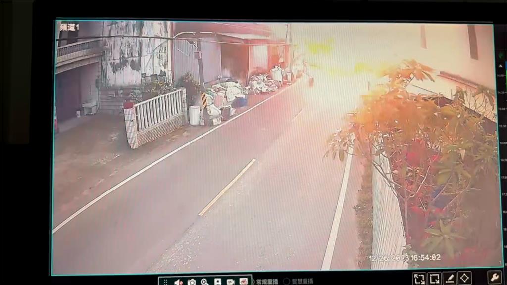 快新聞／龜山冷媒工廠爆炸瞬間畫面曝！　「橘色火球」衝擊大馬路