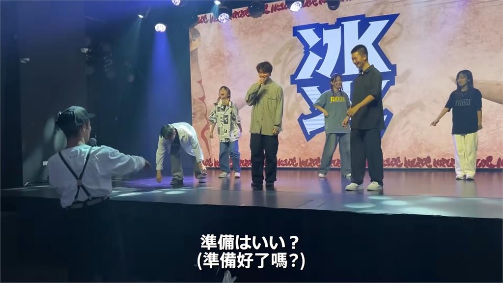 年齡不是阻礙！30歲日男與台灣學生「同台尬舞」　超強技術路人讚：太扯了