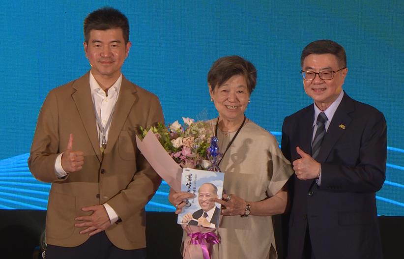 卓榮泰表揚「現代大禹」　談因應關稅「水電為戰略物資」