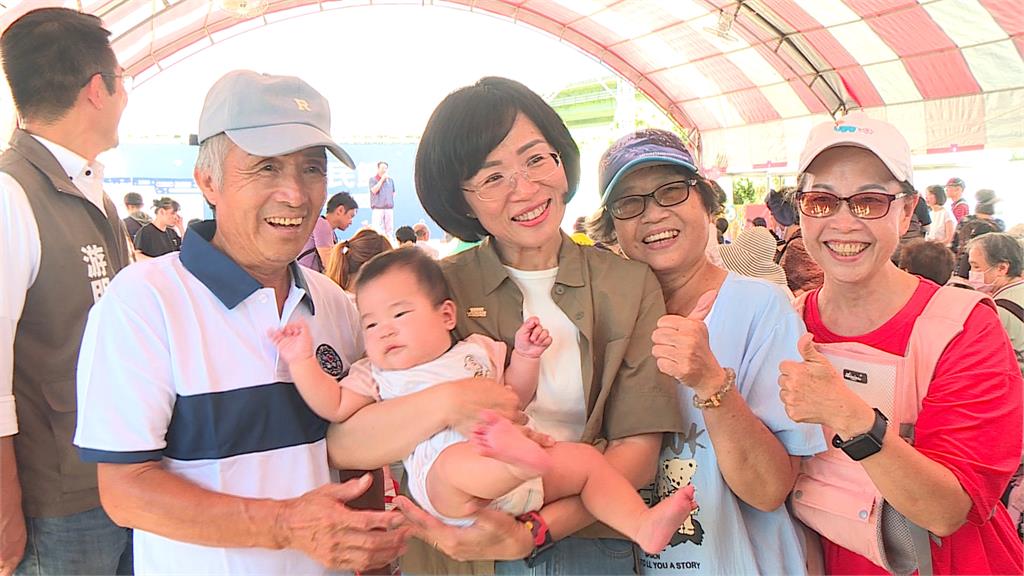 蘇巧慧民調險勝李四川0.2% 雙方同台出席淡水漁民節活動