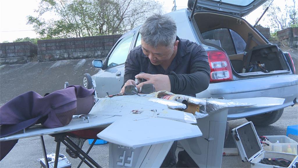 小提琴家就愛「造飛機」 有座微型飛機博物館
