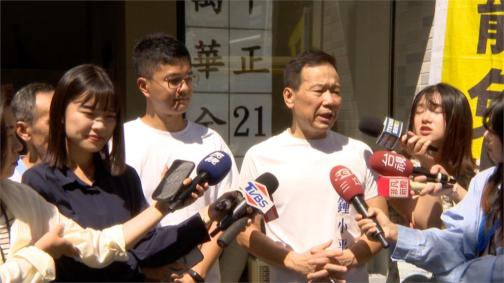罷免吳沛憶拉警報 鍾小平送千份連署書令人想起「這件事」