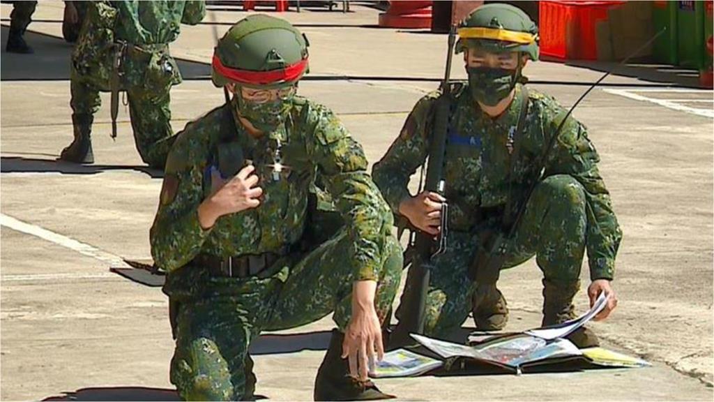 陸軍下士約女同袍「營區內激戰」還債!遭撤職喊冤:外面1500元一堆