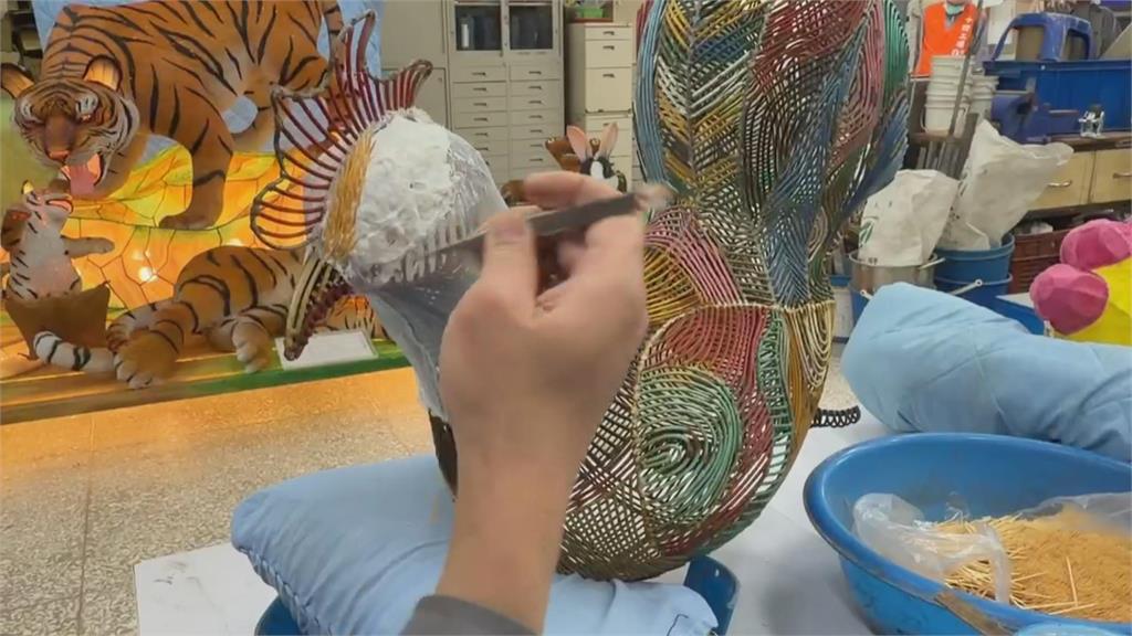 超強！新竹受刑人「10萬支牙籤製成花燈」　民眾驚嘆