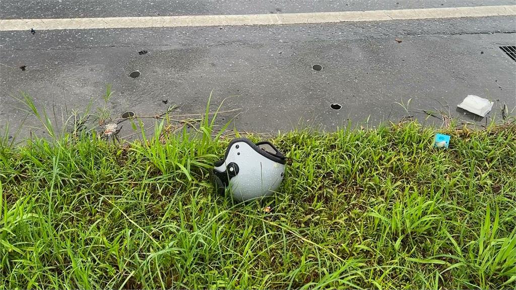 視線不良?車速過快? 花蓮老翁牽鐵馬遭後車連續追撞