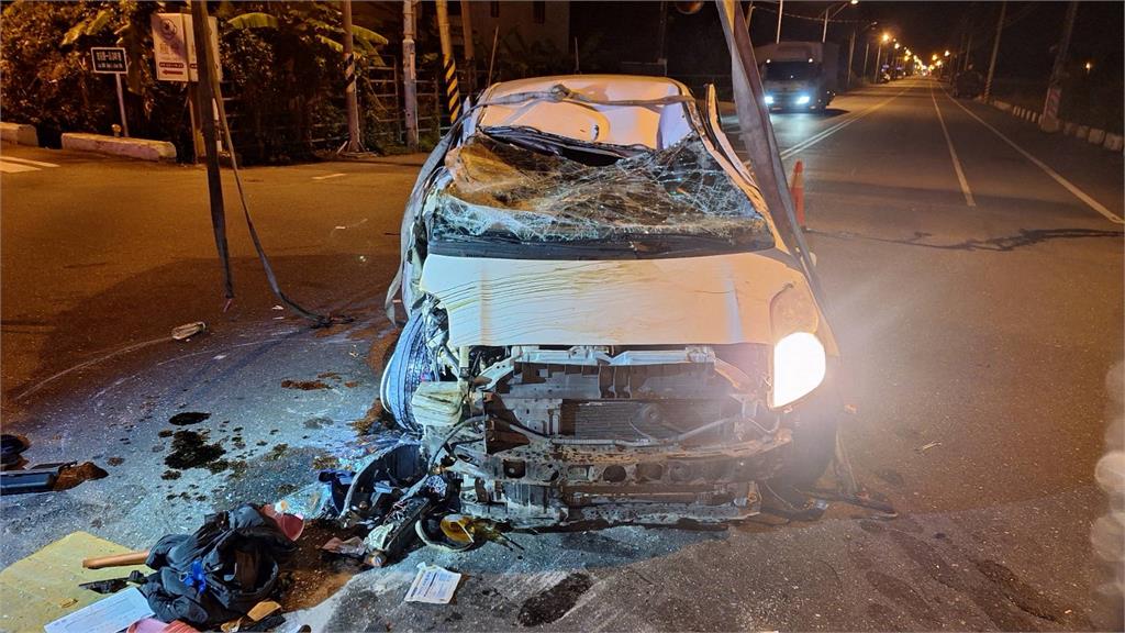 快新聞／疑似毒駕失控！花蓮毒蟲自撞翻車「慘烈現場曝光」