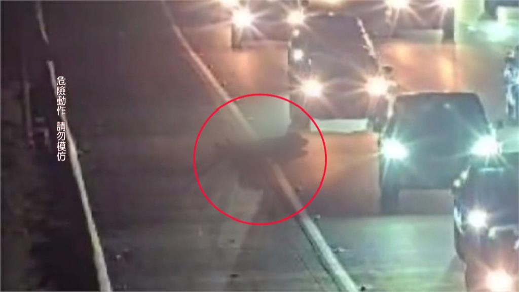 怕爆! 醉男躺國道頭份路段 路過車輛只差幾公分輾過頭