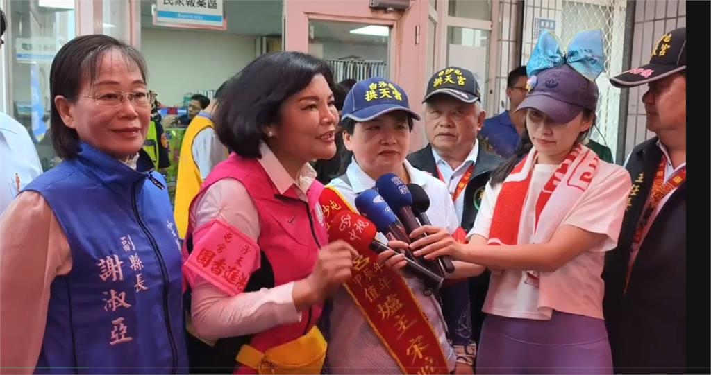 搶C位被罵爆…張麗善「當面道歉」緊摟合影!被推爐主抖心聲:很莫名其妙