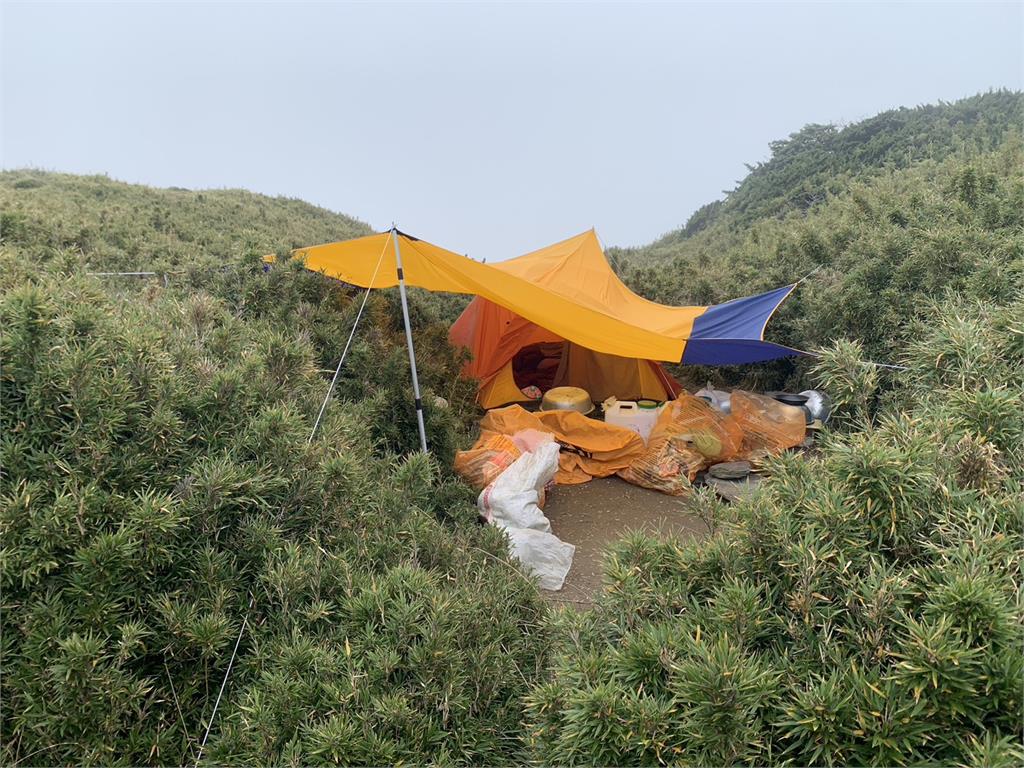 新北私校帶生攀登合歡山「違規搭帳棚」 太管處出手開罰