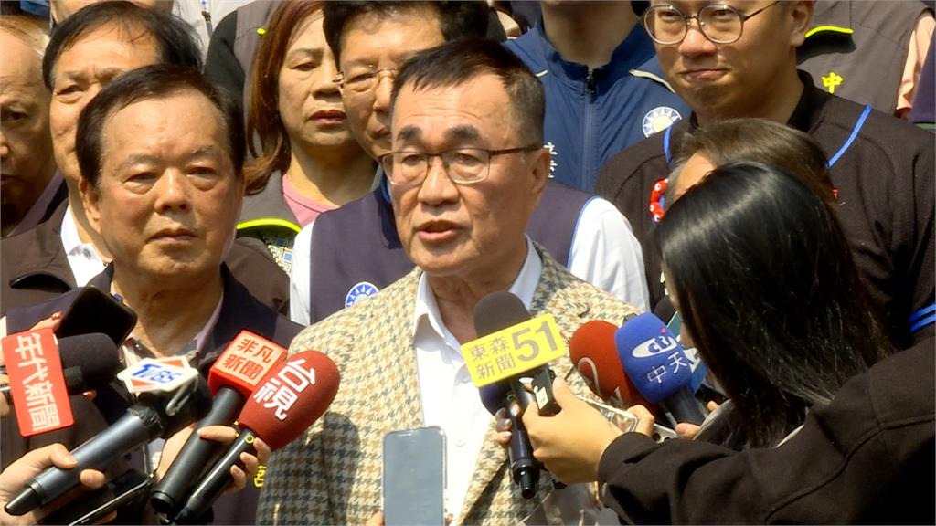 土地公生！蘇巧慧帶小雞拜廟　李洋媽媽帶「這個」獻祝福