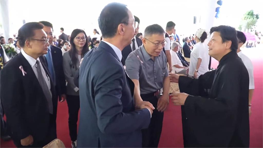 傅崐萁母告別式"感謝柯參加" 朱立倫邀坐大位