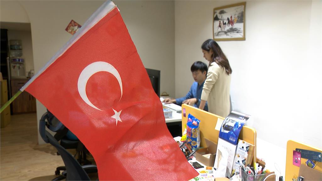 土耳其友人家毀人亡助度難關　土耳其零食進口商捐巧克力銷售10％