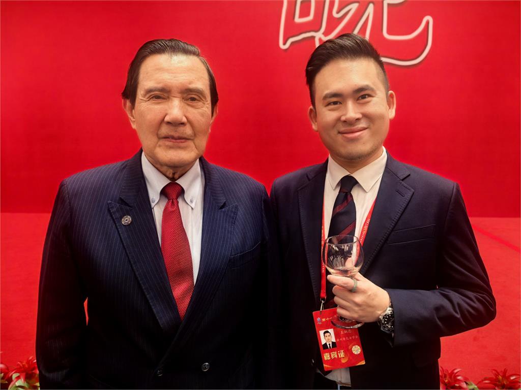 馬英九遭傳失智!去年赴中「近距離接觸」他公開畫面:眼神呆滯、確實怪怪的