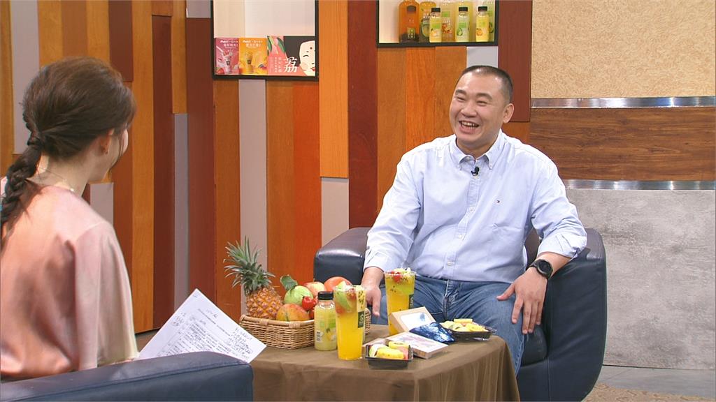 比台積電更早赴亞利桑那!彰化手搖飲創辦人「邱老闆」網路竄紅