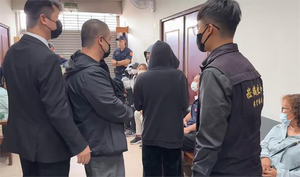 7旬翁開車暴衝釀1死8傷 菲籍新住民男子遭撞死