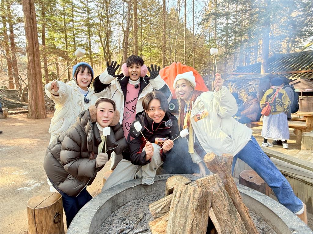 籃籃慘遭「踩臉按摩」痛到失聲！圓臉神奇變V臉