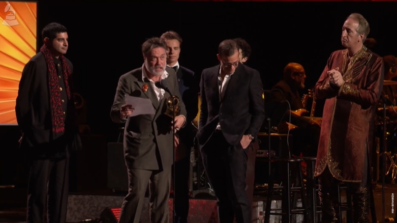 90歲達賴喇嘛首獲「葛萊美獎」!代領人幽默開場1句話笑翻全場