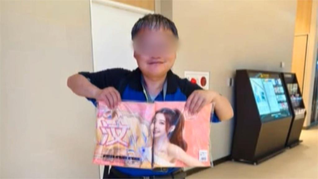 不只愛汶汶！許嫌也追其他啦啦隊女孩　寫真集堆家門「滿到天花板」