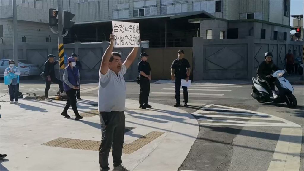 藍綠都簽了！澎湖選委會外「反松機遷移連署」　葉竹林怒轟蔣萬安：任意糟蹋澎湖人