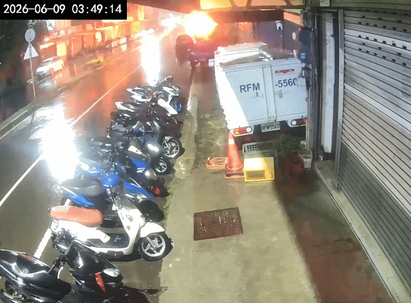 新竹便當店「氣爆畫面」曝光！監視器拍下「4秒炸出11道火光」恐怖瞬間