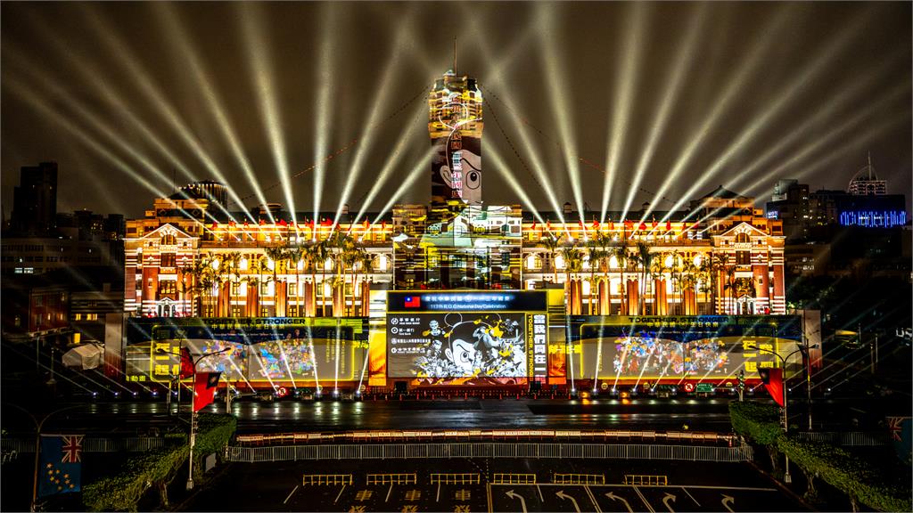 台灣之光！國慶光雕勇奪「德國iF設計大獎」43部本土動漫點亮總統府