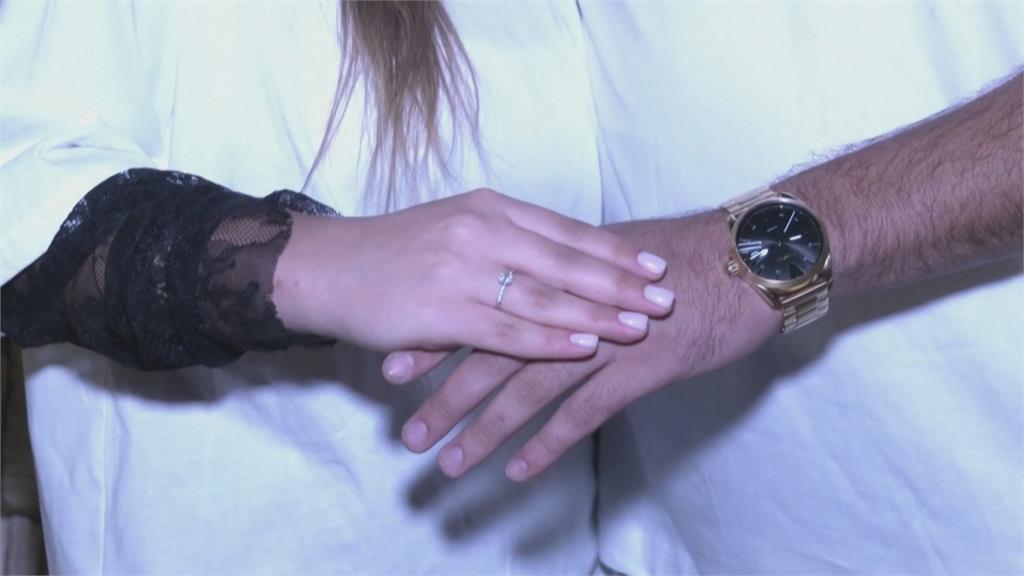 以色列新人不畏伊朗砲火猛攻 聖城完成求婚儀式