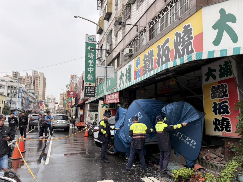 台中男撞鐵板燒店「頸15公分刀傷」高大成揪疑點!監視器1細節真相曝光了