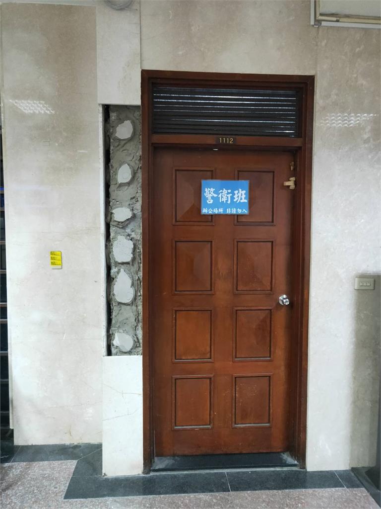 台北地檢署遇強震「磁磚掉落」　律師意外遭砸：用背部見證一切！