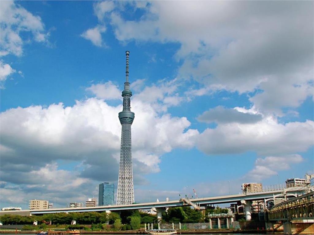 困電梯5.5小時尿急怎麼辦?日本「角落小椅子」秒變最強救星:可坐可拉