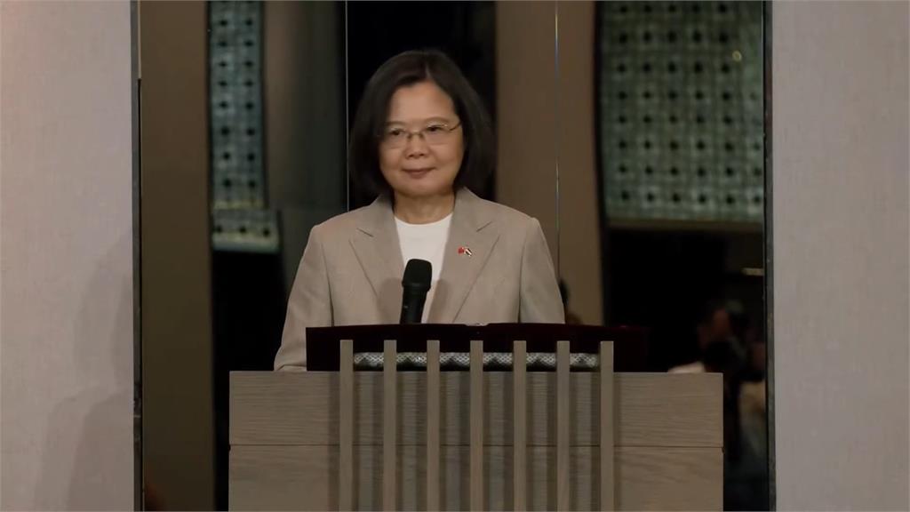 最後上班日感性回顧8年 蔡總統:未來在不同崗位上和台灣並肩向前