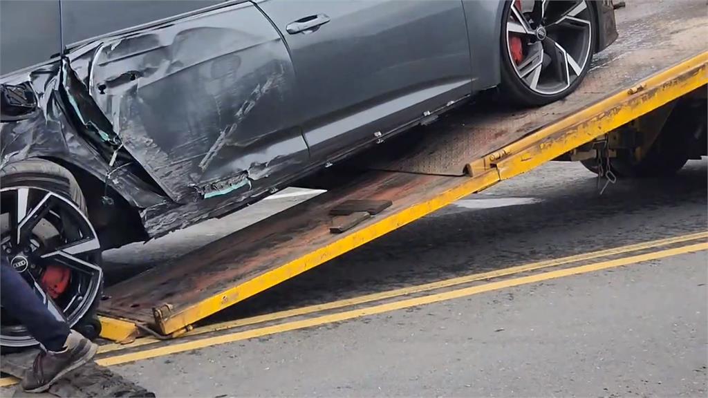 開7百萬名車沿路飆!下秒自撞GG 駕駛人沒事卻因「這原因」進警局