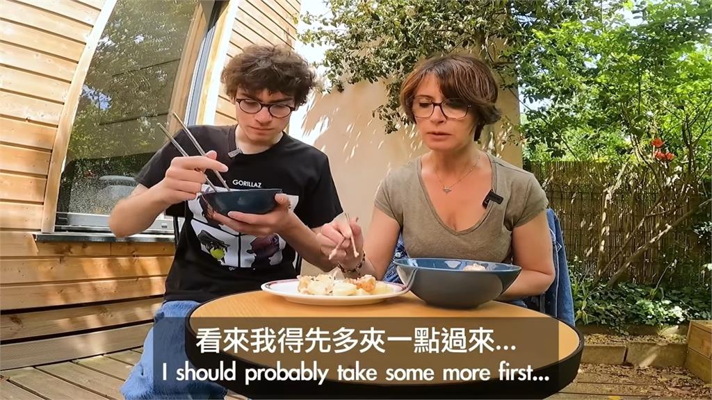 法國男初嚐熱炒秒愛上　為1道菜嗨喊：台灣我去定了