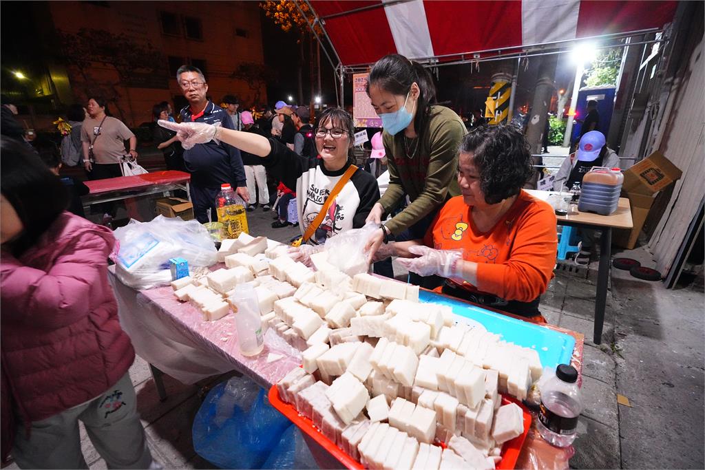 快新聞/大甲媽遶境圓滿落幕 「鹿峰點心站」溫暖補給信徒前行