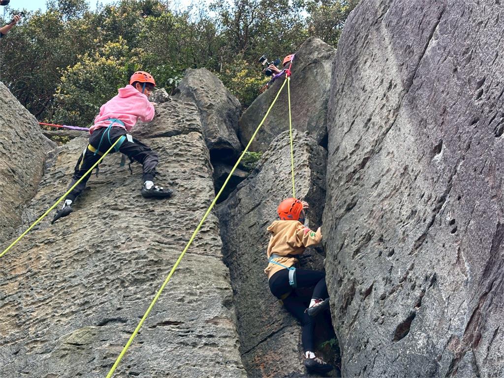 攀岩被質疑「爬假的」！楊繡惠怒嗆網友率先挑戰
