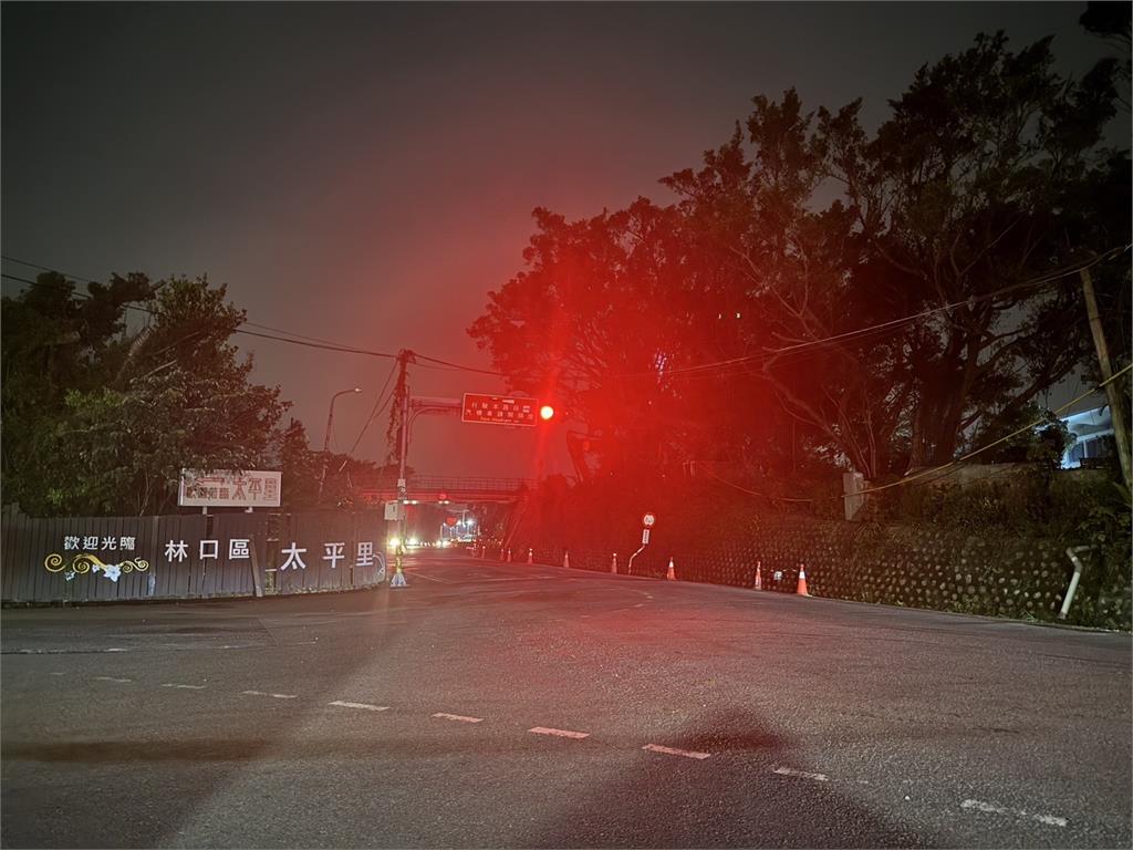 快新聞/離譜!貨櫃曳引車慘卡林口便橋 司機受傷送醫
