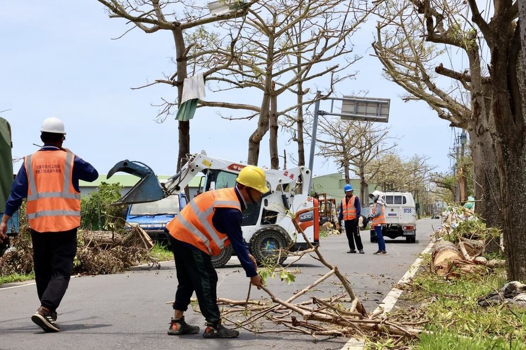 在野批「台電情勒」王義川心疼哭了！怒斥牛煦庭：基層沒有政治立場