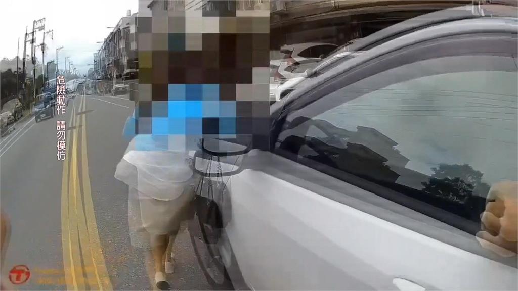 為會考成績母子車內爭執!兒失控奪車「踩油門落跑」