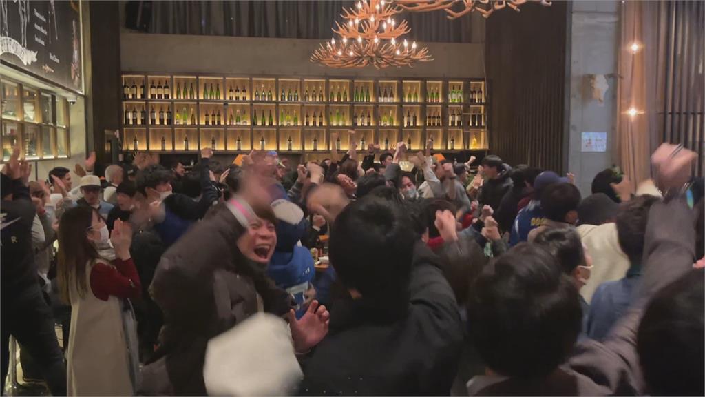 半夜看世足　熬夜到天明有損健康　醫師提醒長輩與三高患者不宜