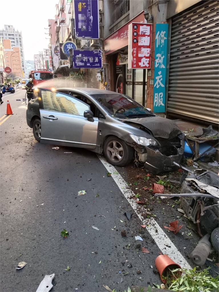 快新聞/怕!桃園車禍導致瓦斯外洩