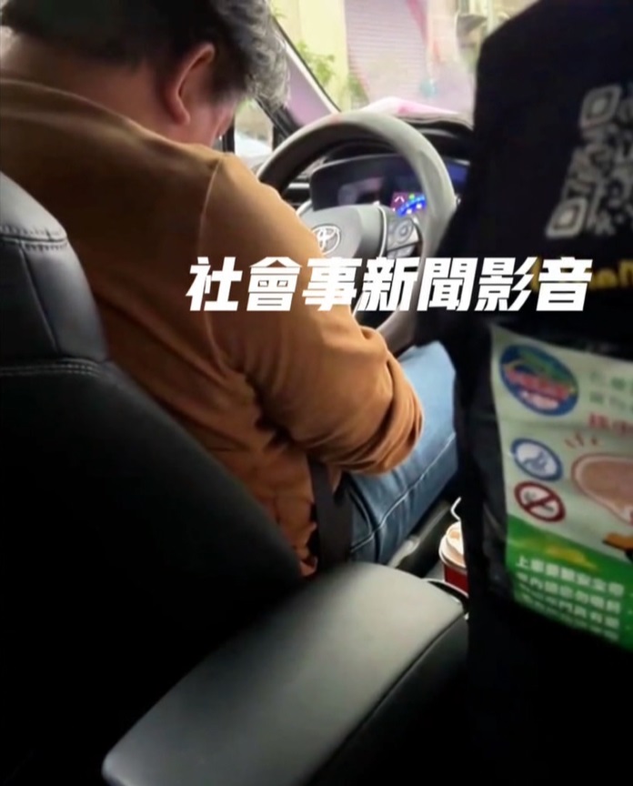 馬路亂象多!共享單車雙載「置物籃變前座」 驚見小黃司機睡著打呼
