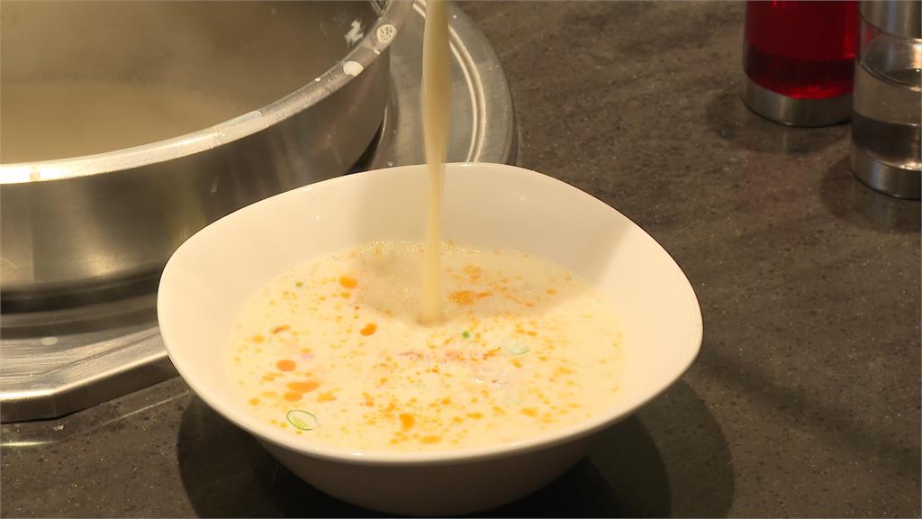 松機新貴賓室主打台灣味! 台式牛肉麵、鹹豆漿都吃的到
