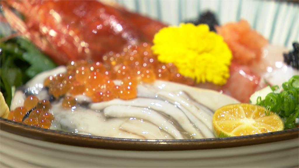 秋刀魚不用烤!繁複工序變身生魚丼飯 日本生蠔搭配清爽水果醋