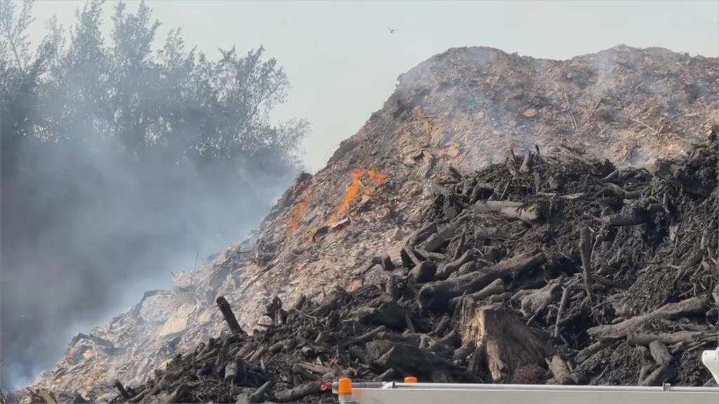 台南烏樹林暫置場燒5天 黃偉哲:增行動醫院場次供健檢