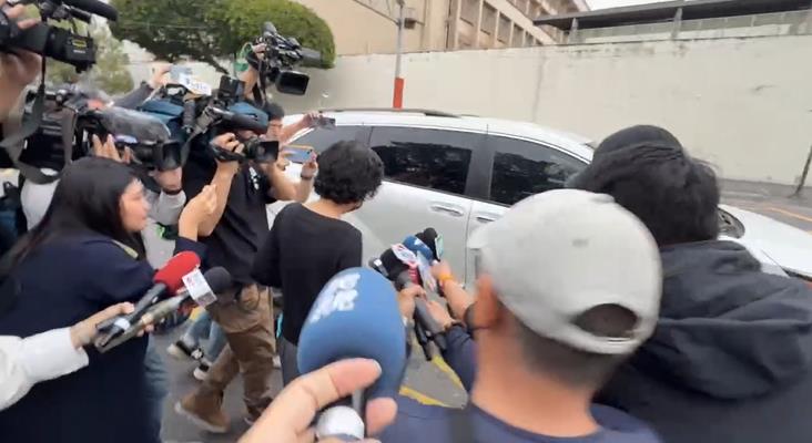 快新聞/柯文哲「閃到腰」 陳佩琪今早帶酸痛貼布現身北所